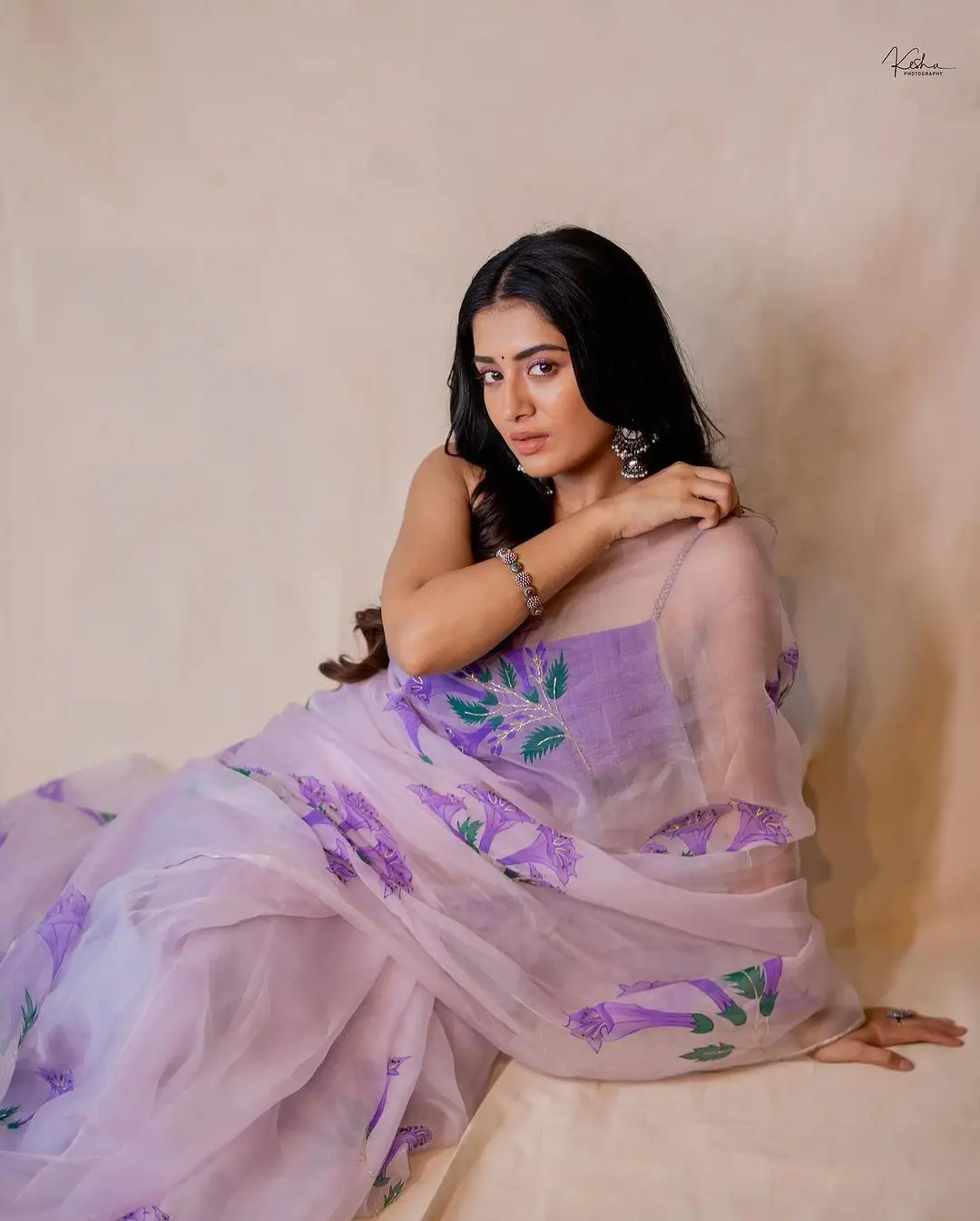 Rashi Singh in Violet Saree Blue Sleeveless Blouse